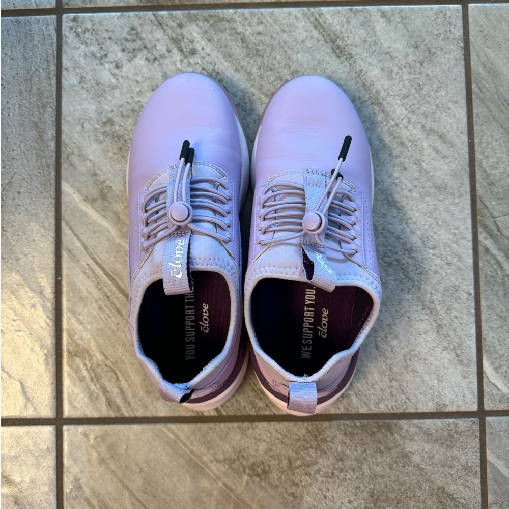 Lilac women’s size 6 clove, tennis shoes, waterproof